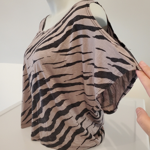 Forever 21 Tops - F21 Dark Tiger Print Open Shoulder Top